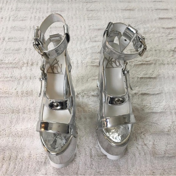 YRU Nightcall Heels Chrome - Picture 2 of 5